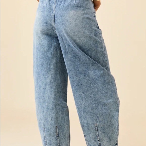 NWT Pink Lily Drawstring Waist Barrel Leg Jeans - Picture 3 of 3